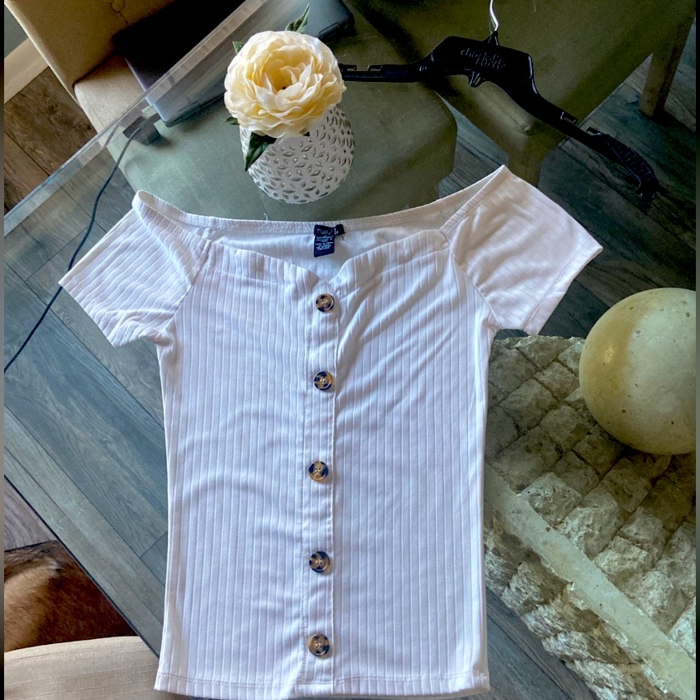 Rue 21 white shirt with buttons